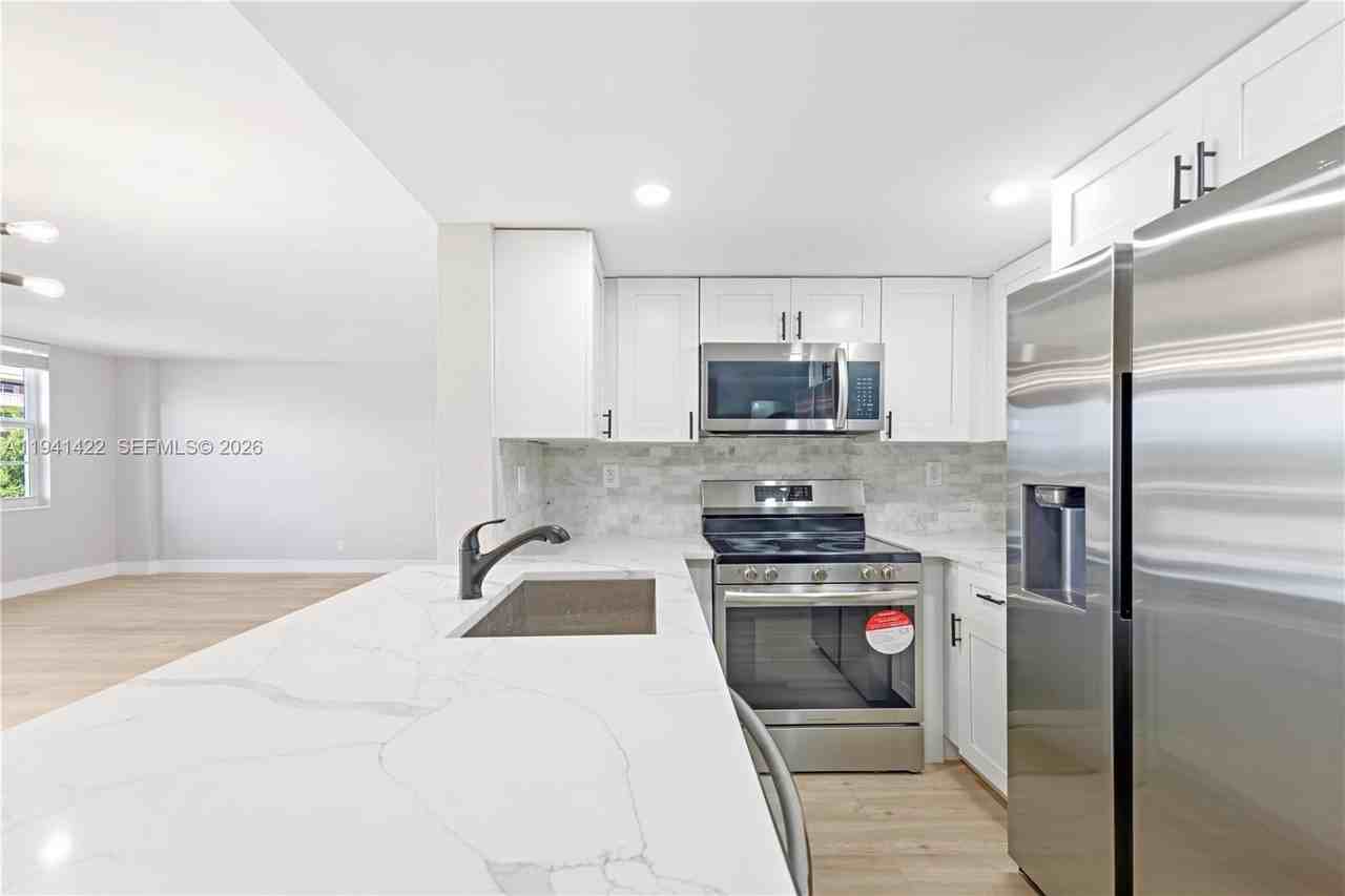 1600 Se 15th St #313 - Photo 6 of 19