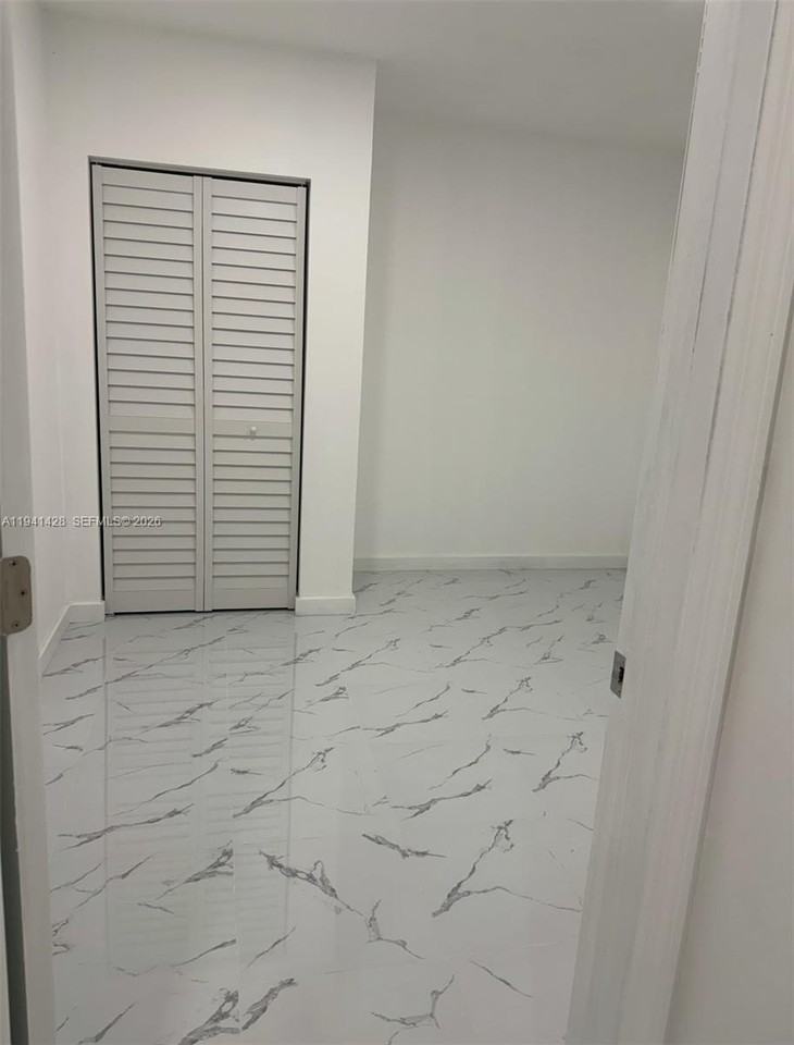 4200 Sw 96th Ave #2 - Photo 7 of 10