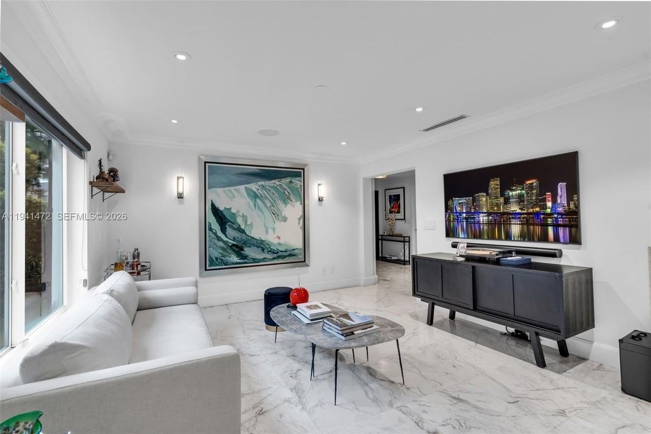 1030 Manati Ave - Photo 4 of 28