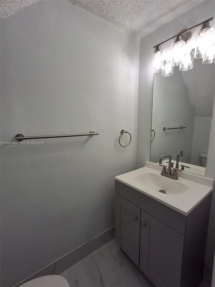 14385 Sw 120th Ct #6-7 - Photo 3 of 15