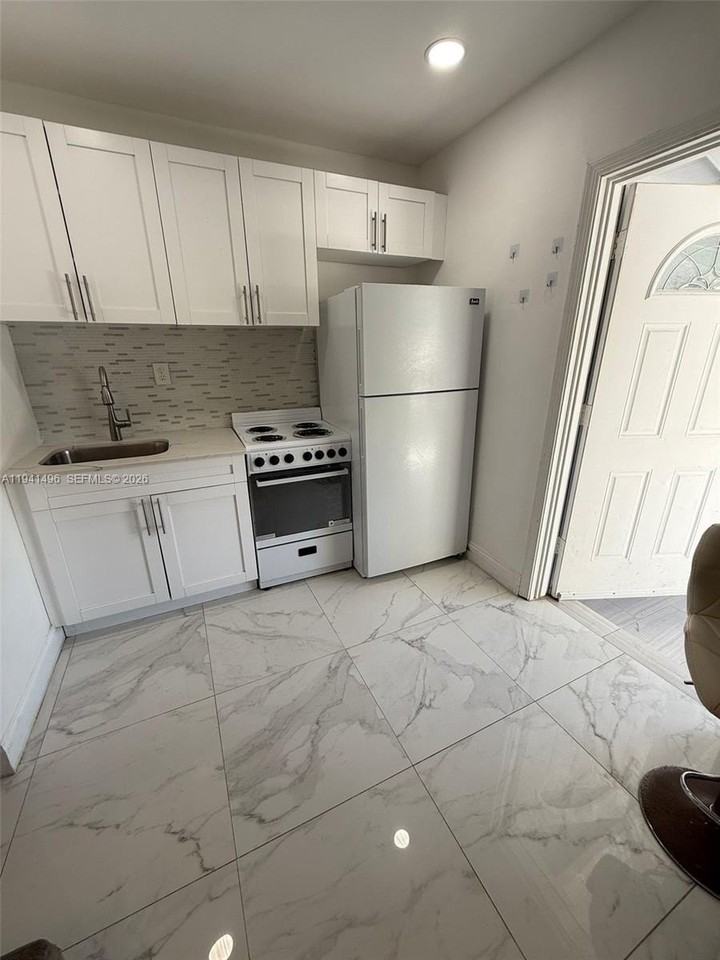 625 S 20th Ave #3 - Photo 5 of 8