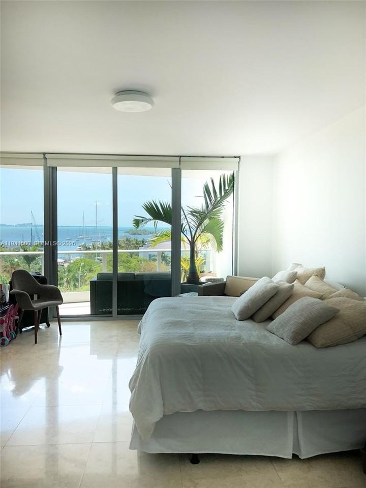 2627 S Bayshore Dr #701 - Photo 5 of 8