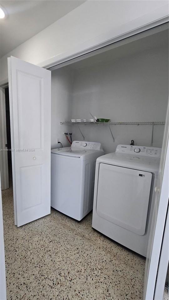 3312 Sw 24th Ter - Photo 5 of 13