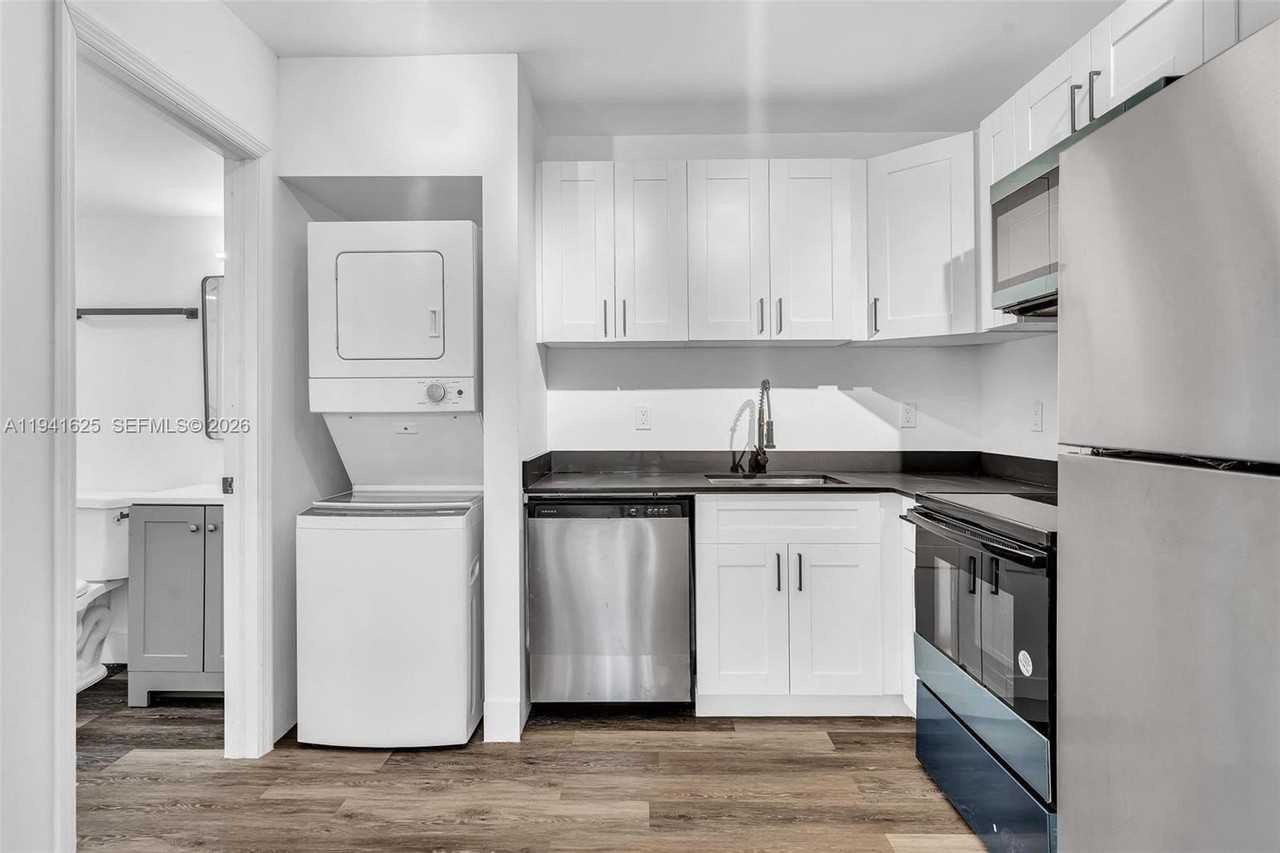 801 Sw 15th Ave #33 - Photo 4 of 14