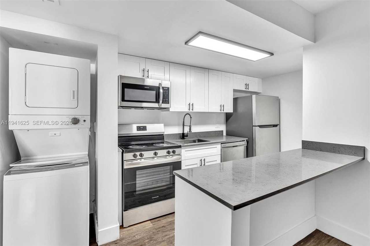 801 Sw 15th Ave #33 - Photo 5 of 14