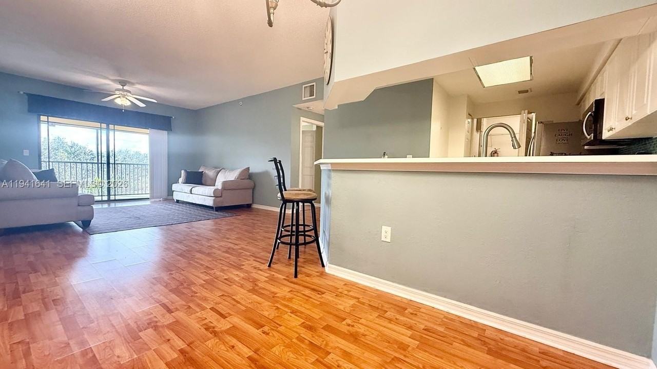 2726 Anzio Ct #306 - Photo 2 of 24