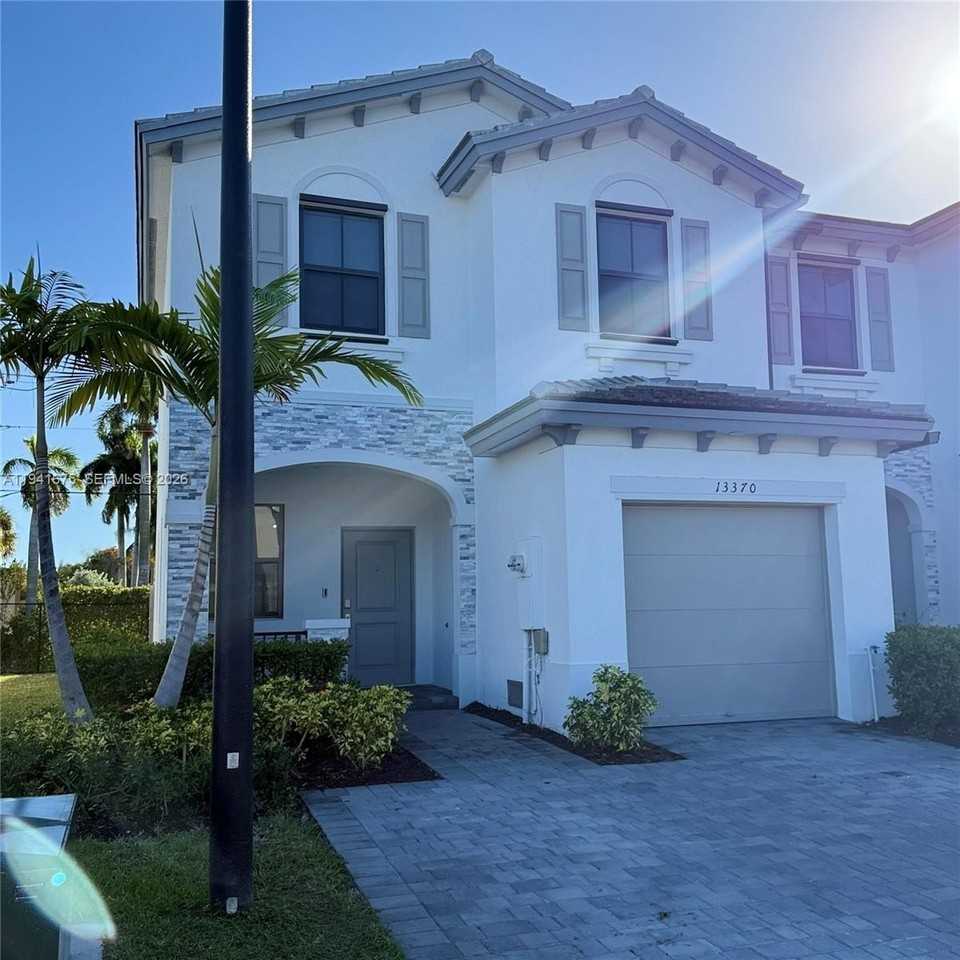 13370 Sw 287th Ter - Photo 2 of 42