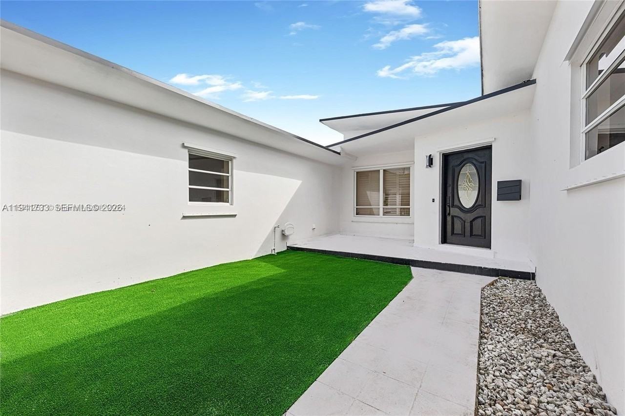 7525 Adventure Ave #1 - Photo 2 of 25