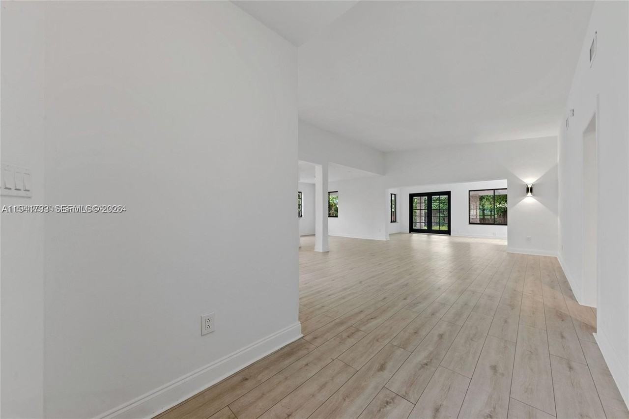 7525 Adventure Ave #1 - Photo 5 of 25