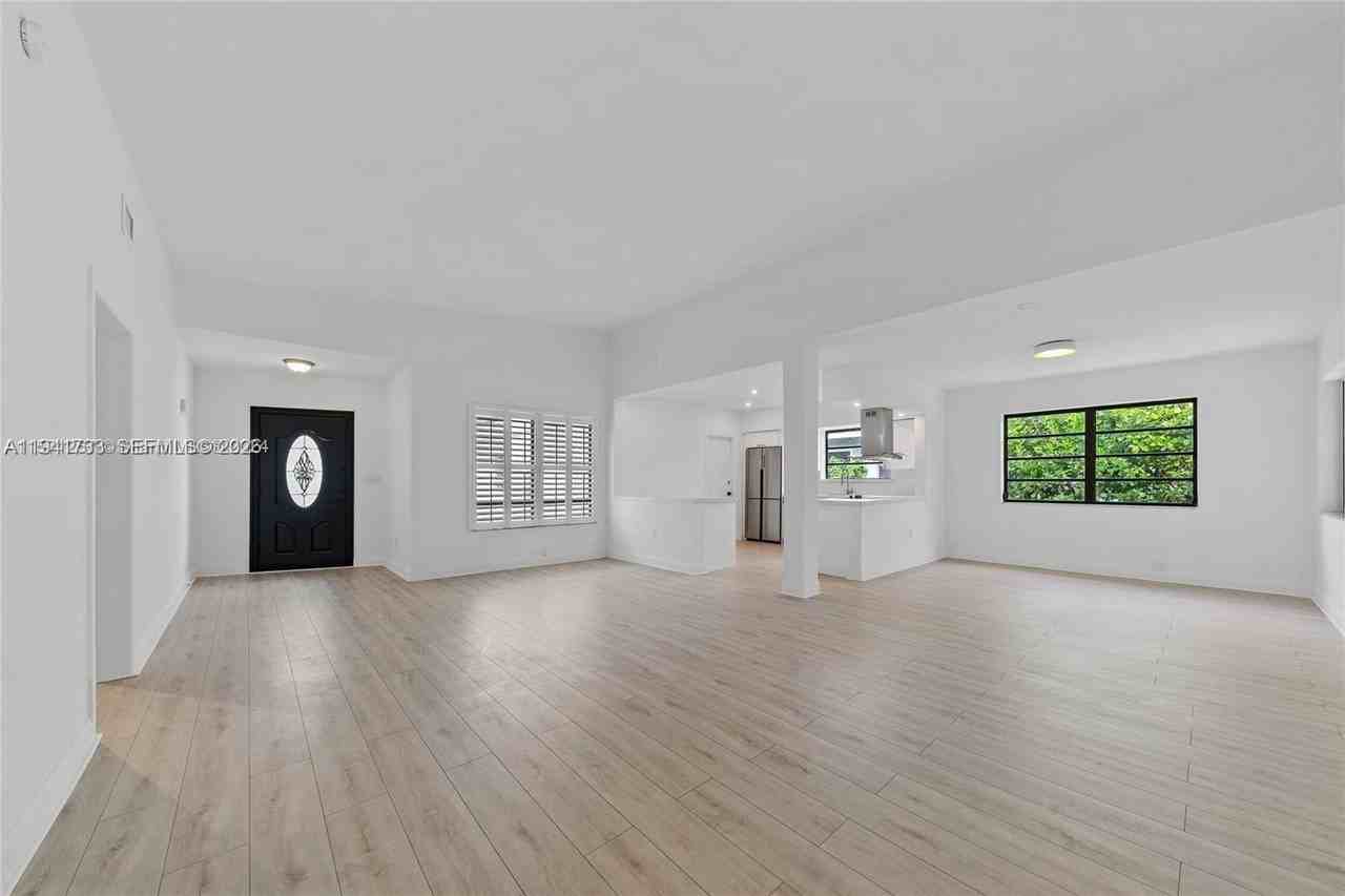 7525 Adventure Ave #1 - Photo 7 of 25