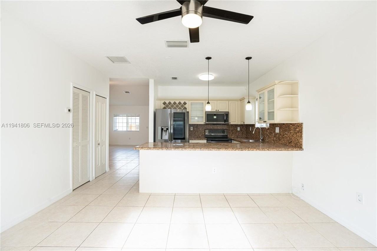 5655 Sw 163rd Path - Photo 5 of 33