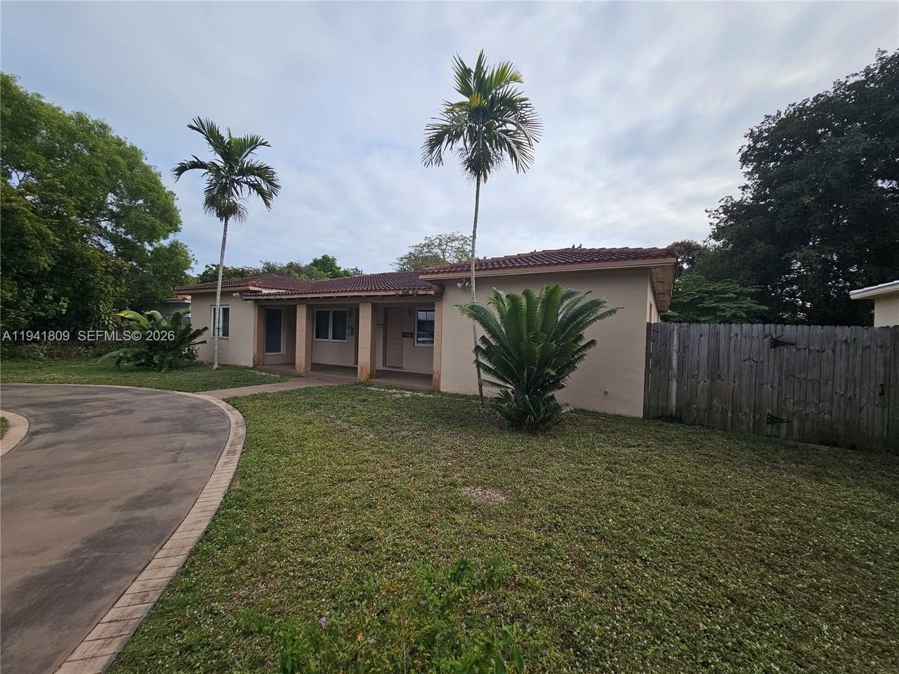 1100 Ne 115th St #0 - Photo 3 of 21