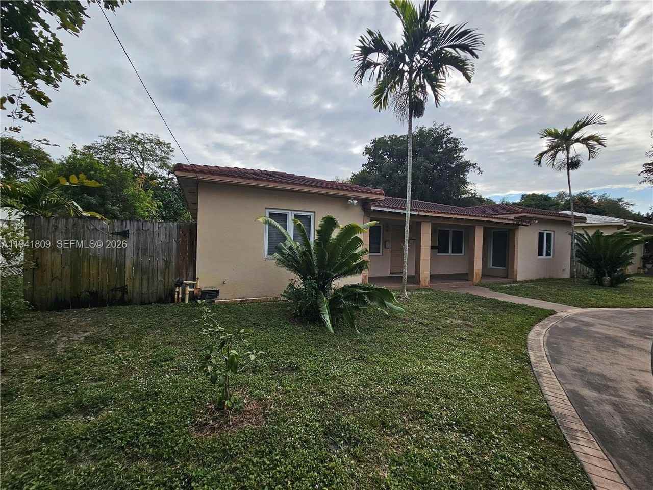 1100 Ne 115th St #0 - Photo 4 of 21