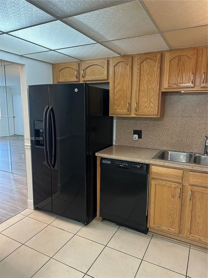 1000 Saint Charles Pl #413 - Photo 7 of 14