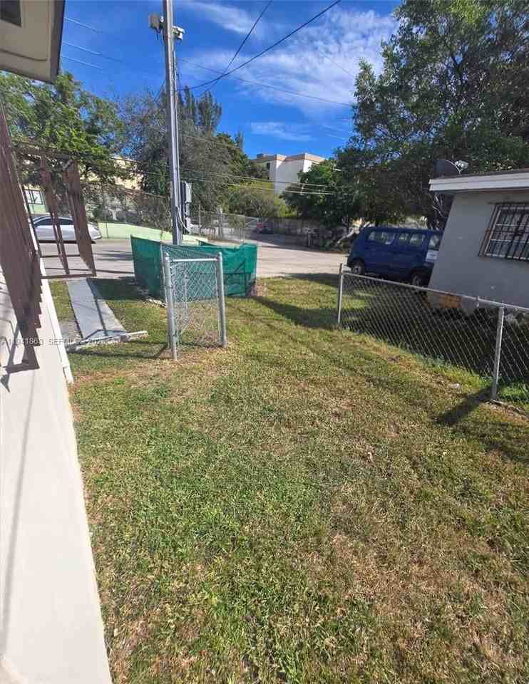 3110 Nw 19th Ave #1 - Photo 3 of 13