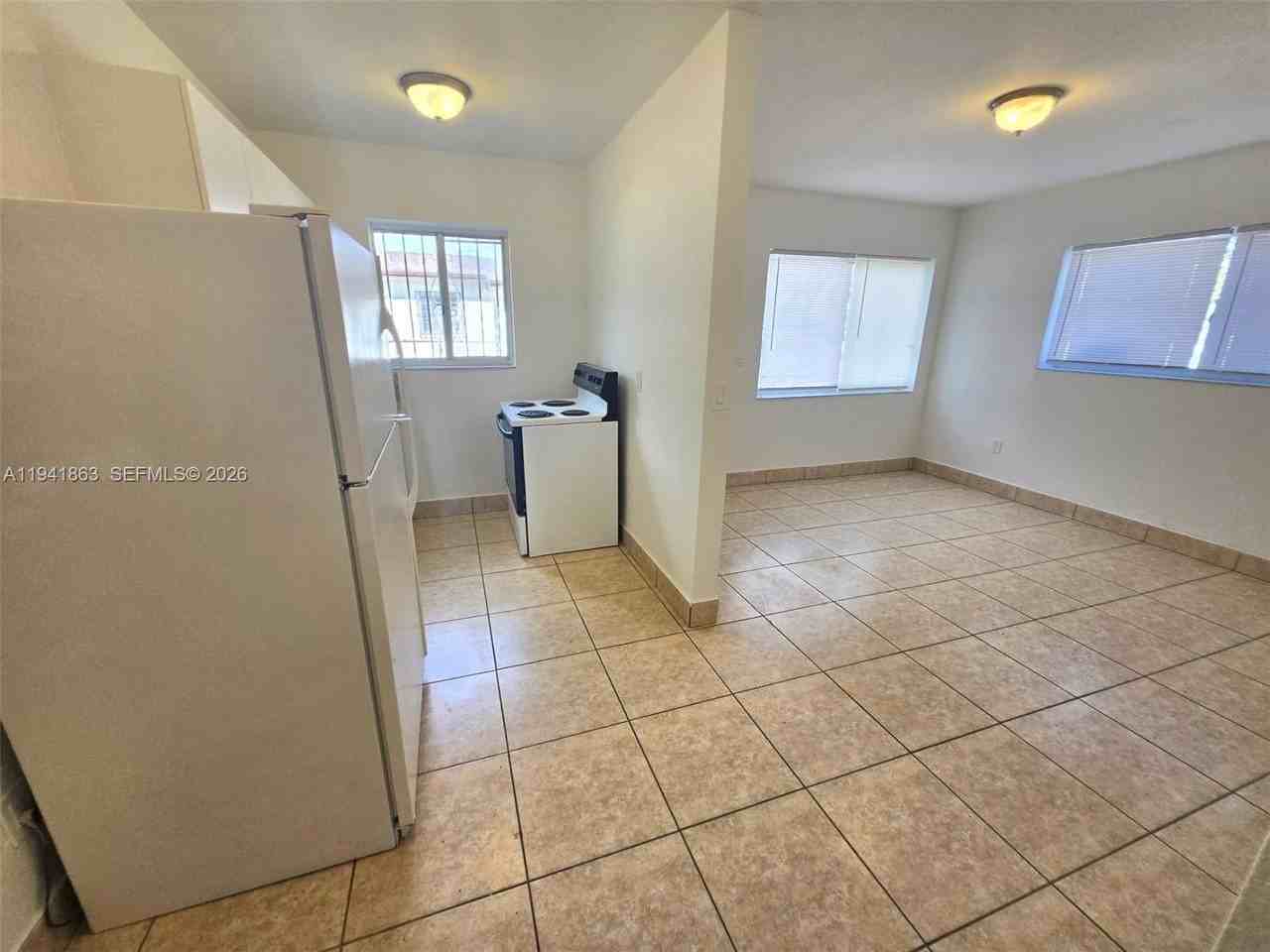 3110 Nw 19th Ave #1 - Photo 4 of 13