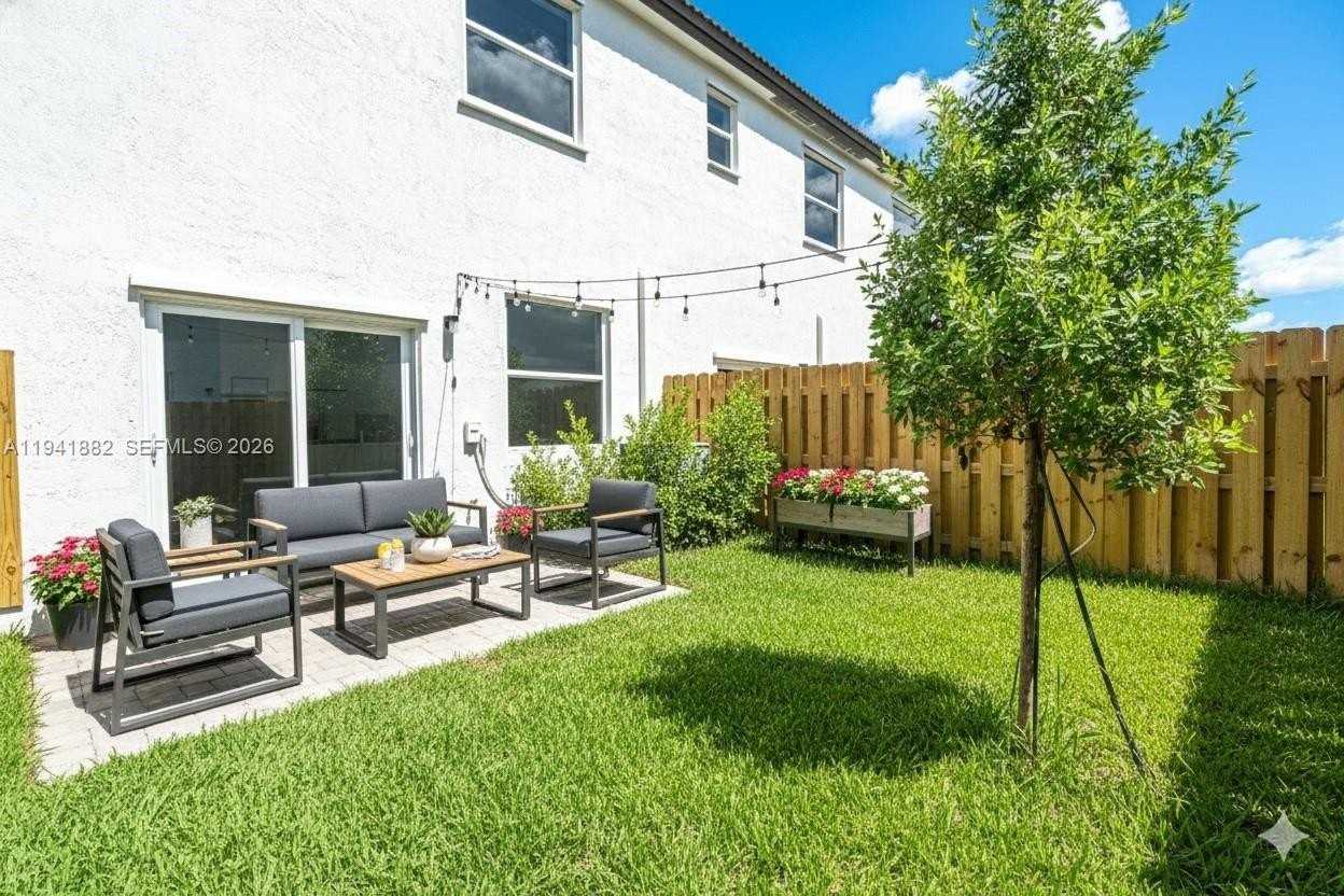 2646 Se 27th Dr #2646 - Photo 4 of 50