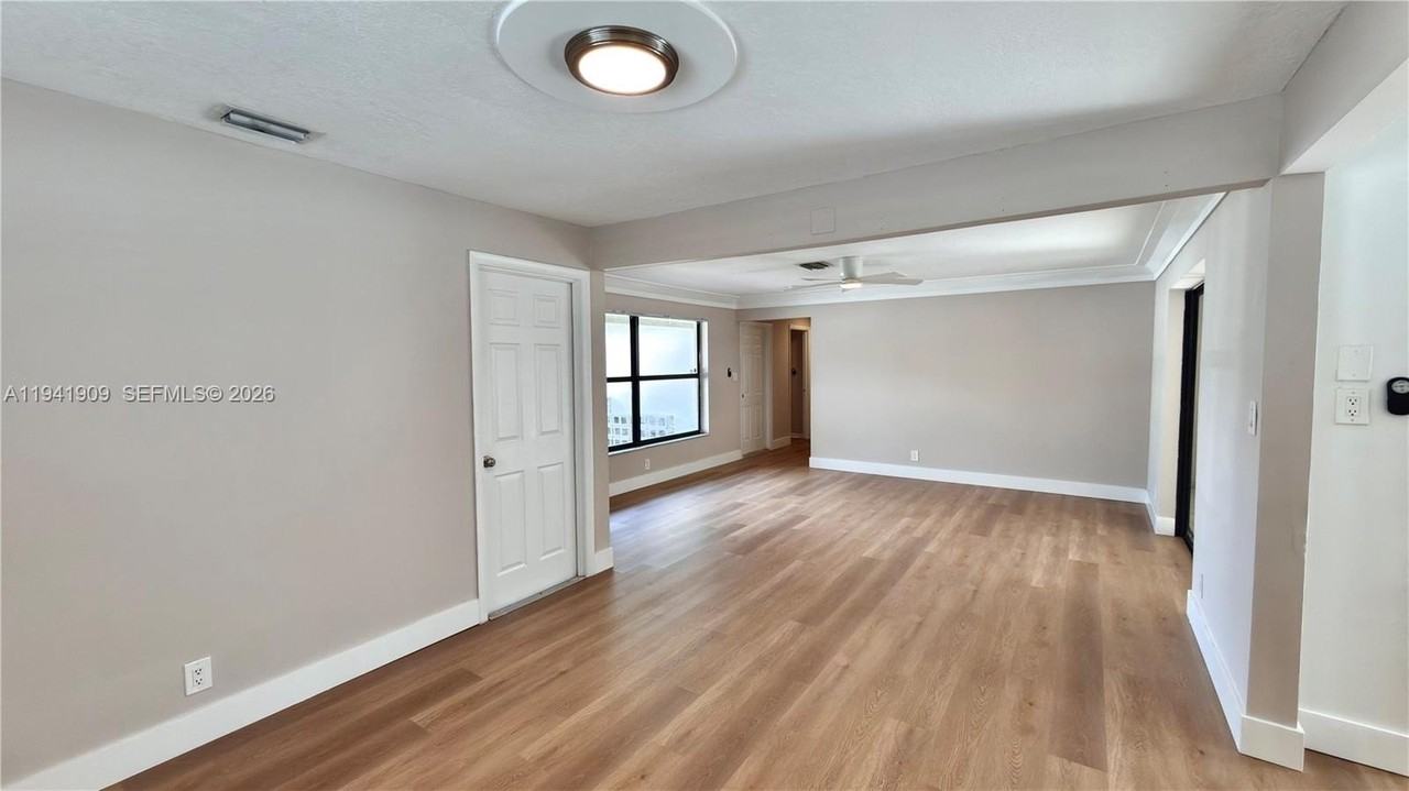 6586 Nw 4th St #6586 - Photo 6 of 30