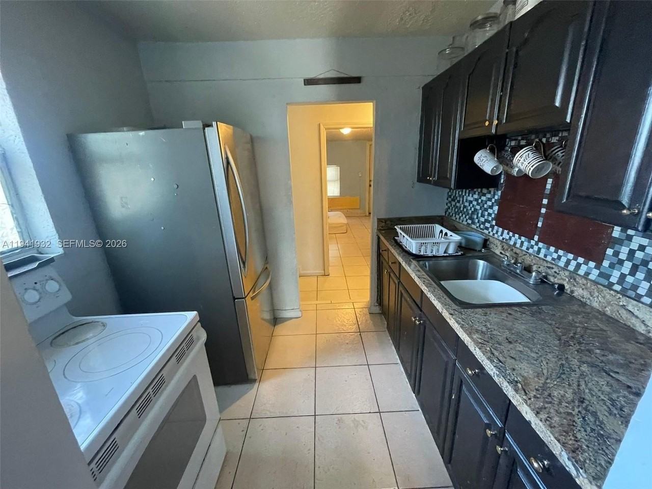 1645 Lauderdale Manor Dr #1645 - Photo 5 of 13