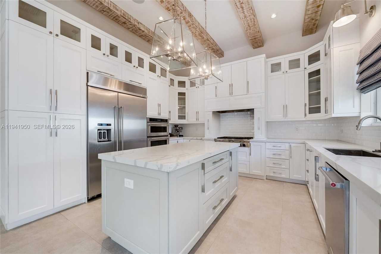 6880 Sw 82nd Ave - Photo 6 of 29