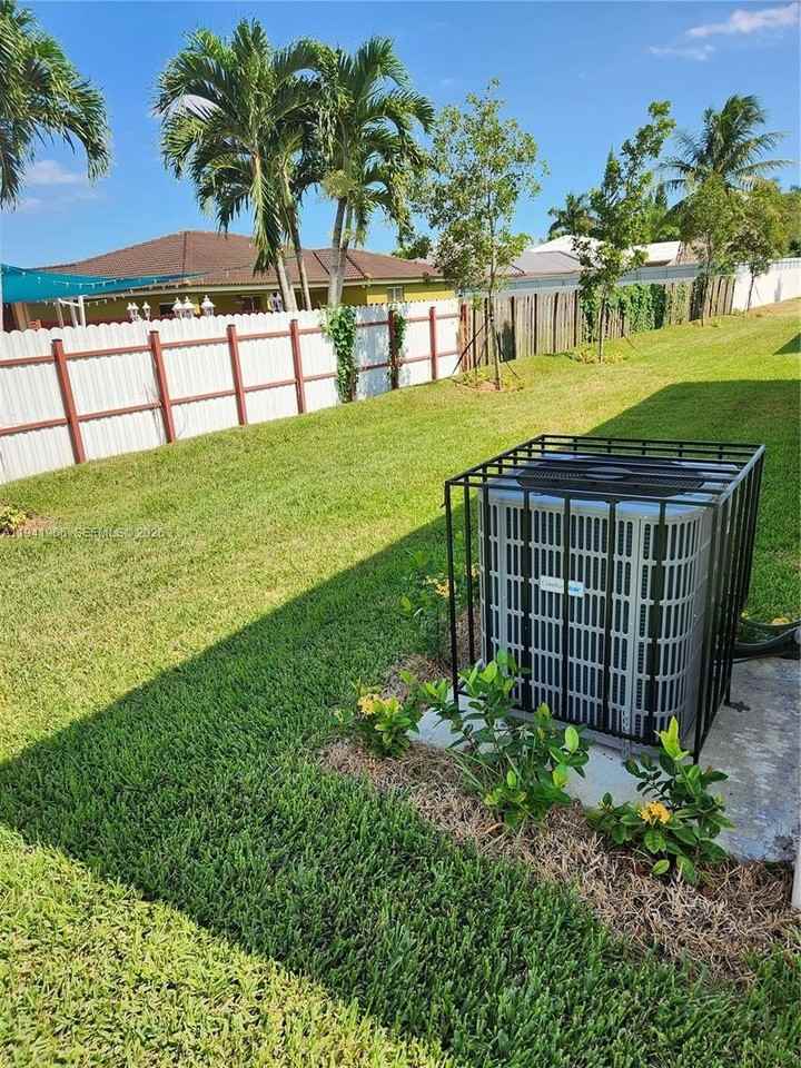 22065 Miami Ave - Photo 7 of 27