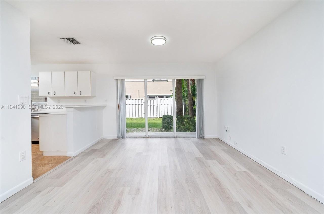 2296 Nw 171st Ter #2296 - Photo 4 of 30