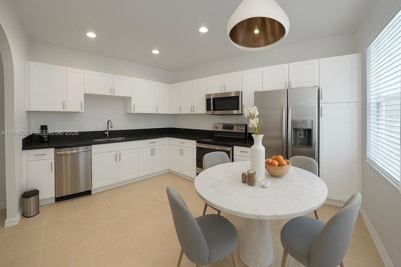 2610 Sw 83rd Ave #101 - Photo 4 of 13