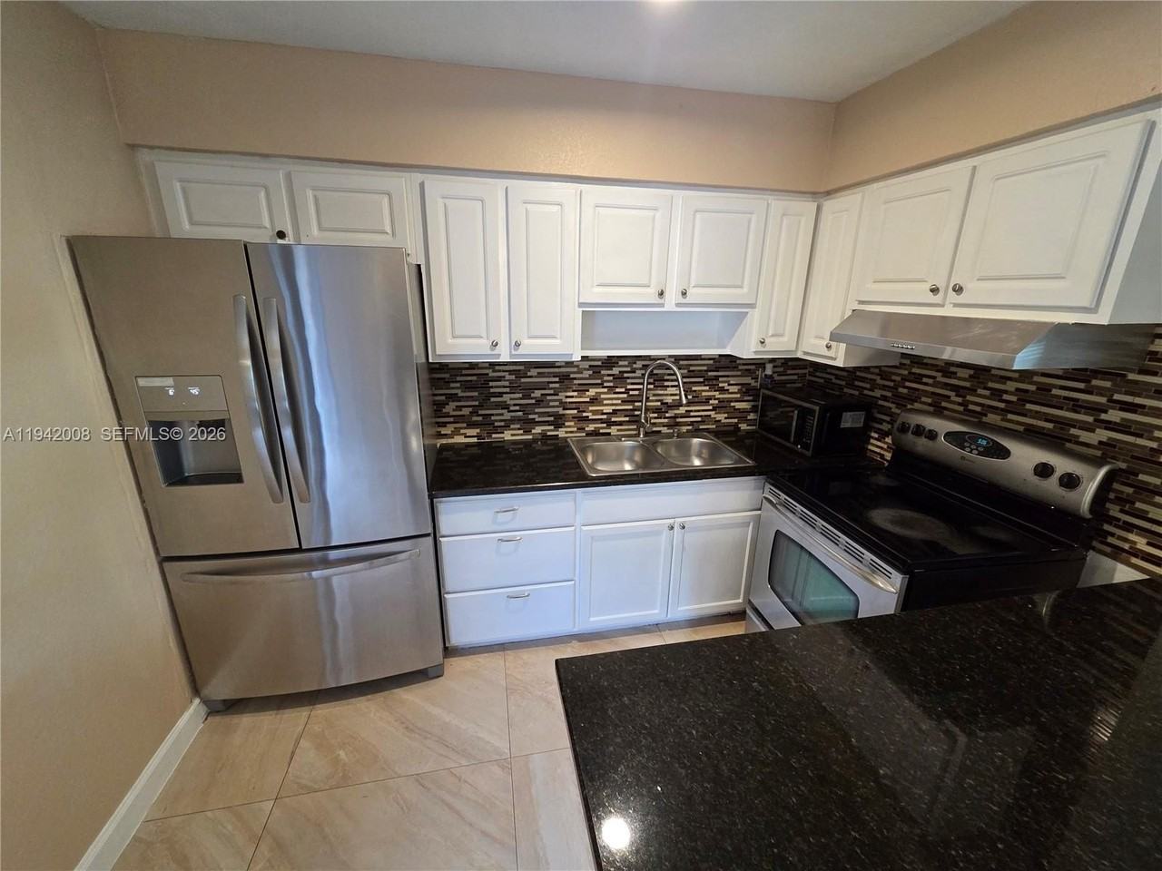 6270 Nw 14th St - Photo 2 of 19