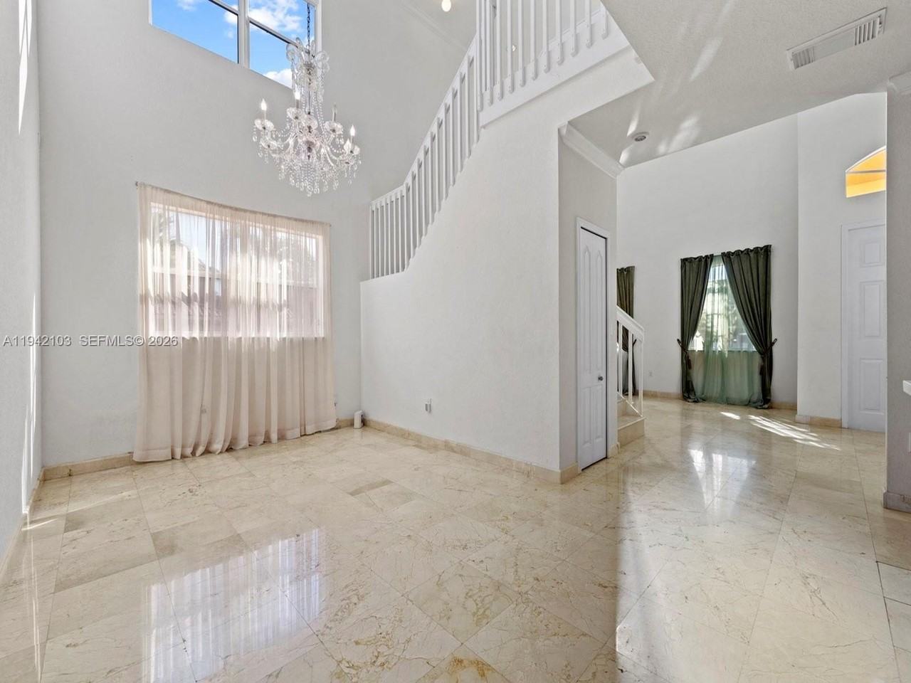 16421 Sw 64th Ter - Photo 4 of 45