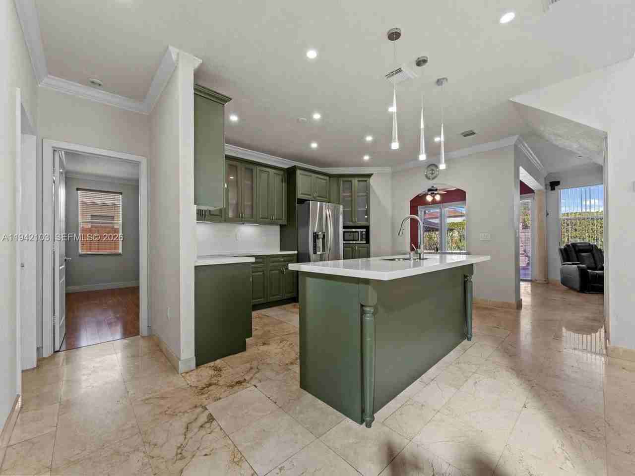 16421 Sw 64th Ter - Photo 5 of 45