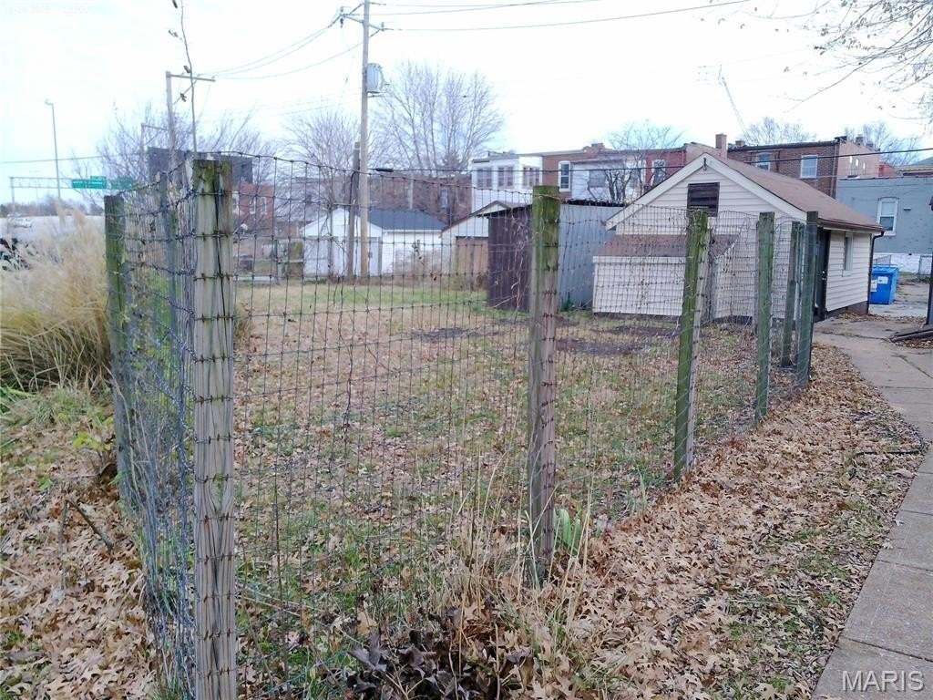 6118 Vermont Ave - Photo 4 of 15