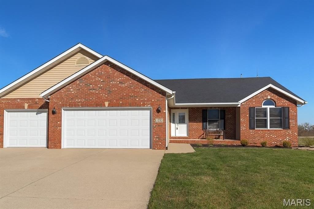 421 Trotter Dr - Photo 3 of 17