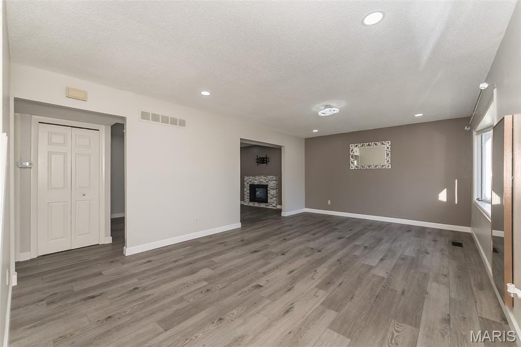 2285 Hill House Rd - Photo 4 of 43