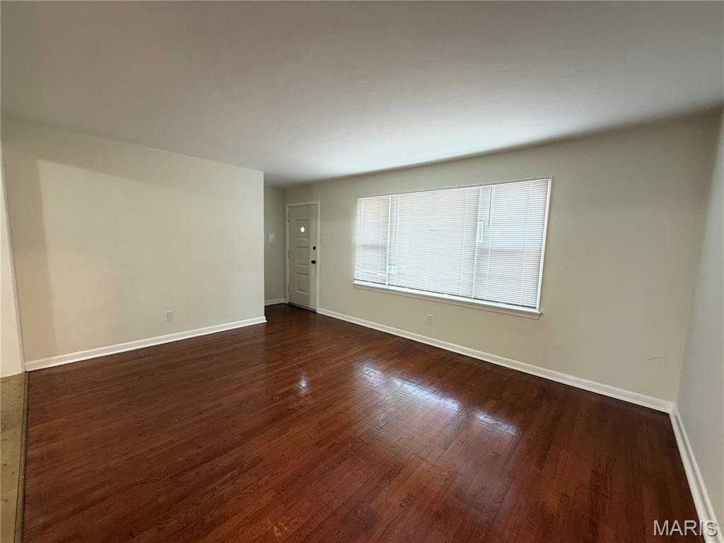 854 Loekes Dr - Photo 2 of 12