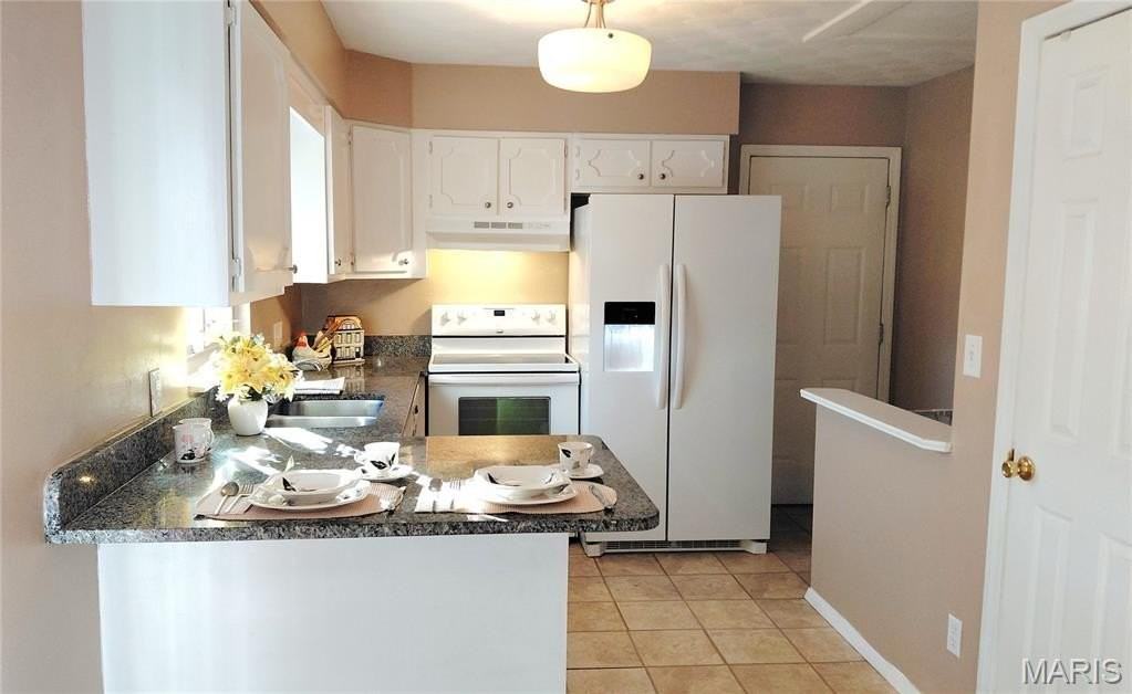 1920 Americana Way - Photo 7 of 25