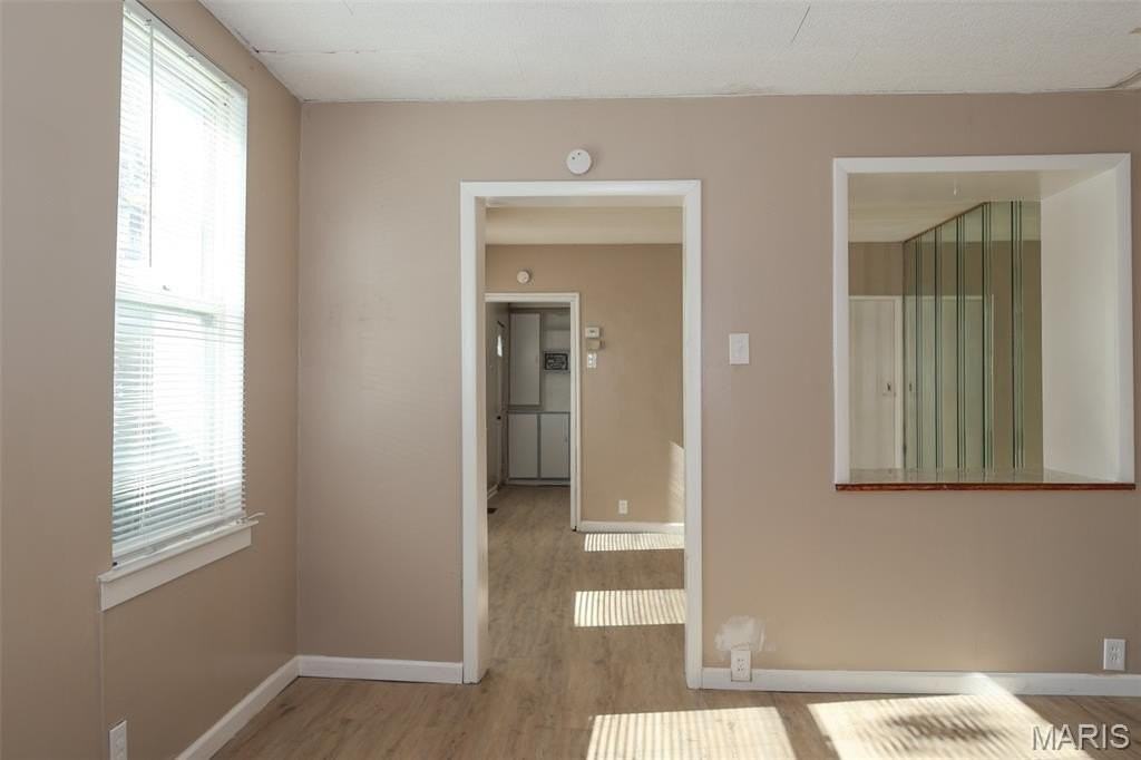 3723 Wisconsin Ave - Photo 4 of 16