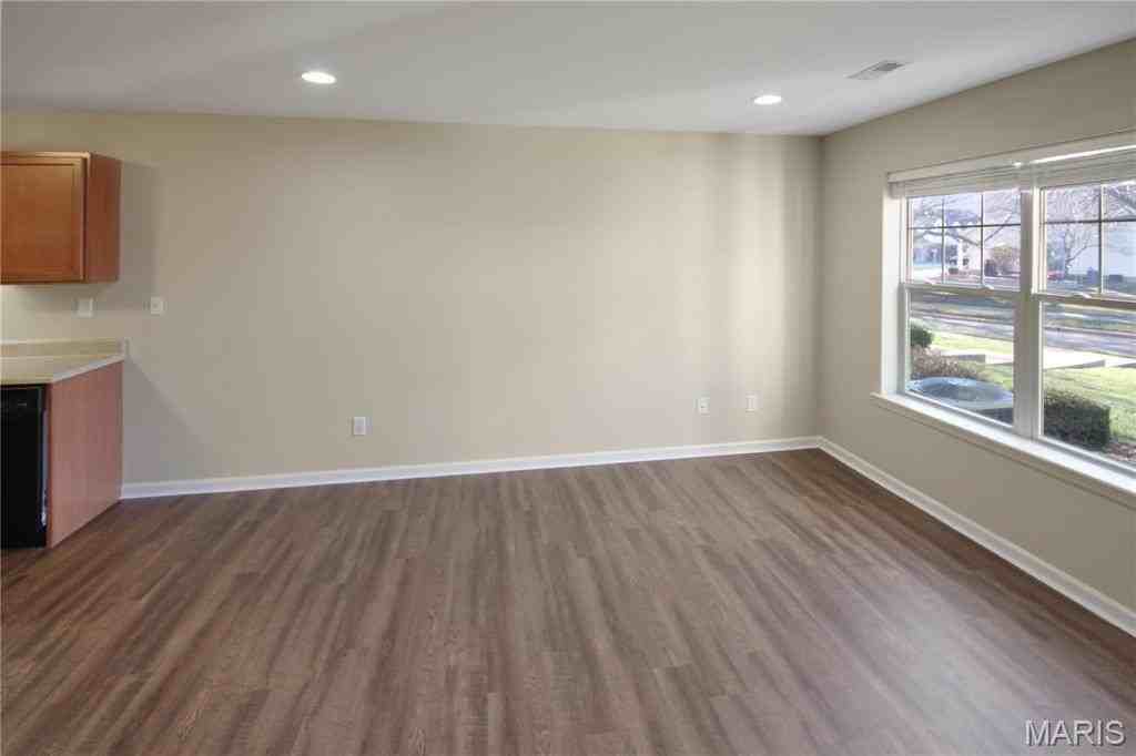 312 Starwood Dr - Photo 7 of 21