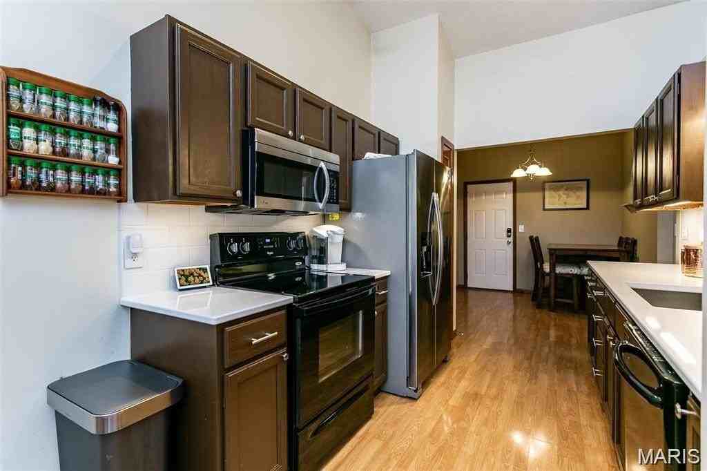 1308 Terrace Green Ln - Photo 7 of 31