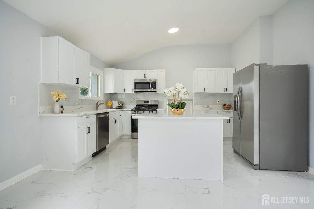 106 Boulevard W - Photo 7 of 34