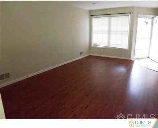 18 Lakeview Dr - Photo 3 of 10