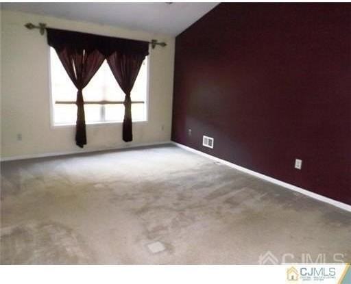 18 Lakeview Dr - Photo 5 of 10