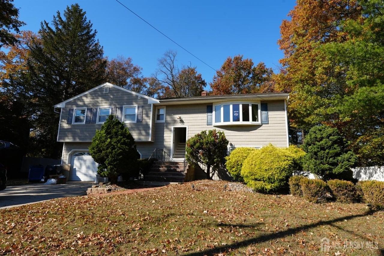 1355 Axel Ave - Photo 2 of 24