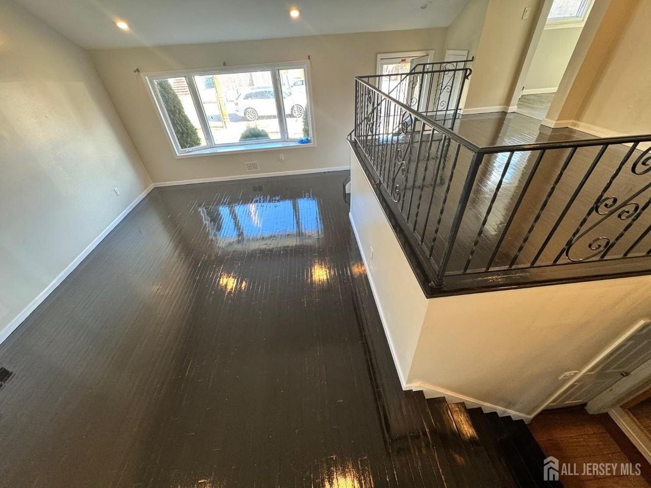 1108 Frank St - Photo 6 of 33