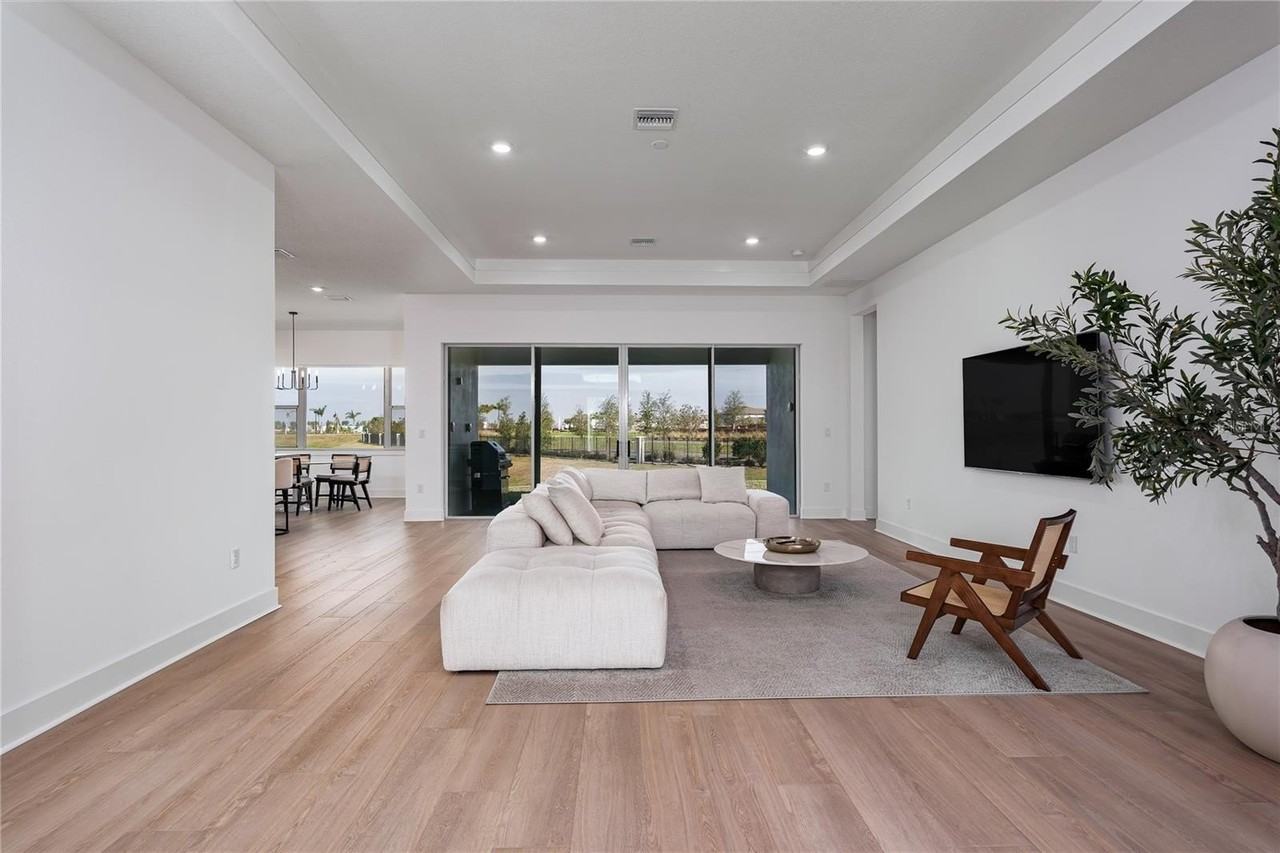 8210 Golden Beach Ct - Photo 3 of 41