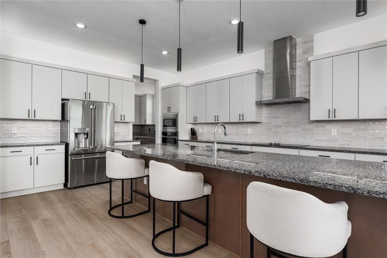 8210 Golden Beach Ct - Photo 6 of 41