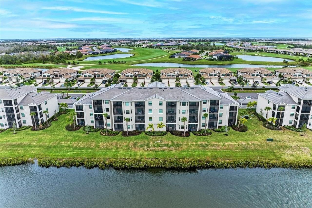 17902 Gawthrop Dr #307 - Photo 3 of 50