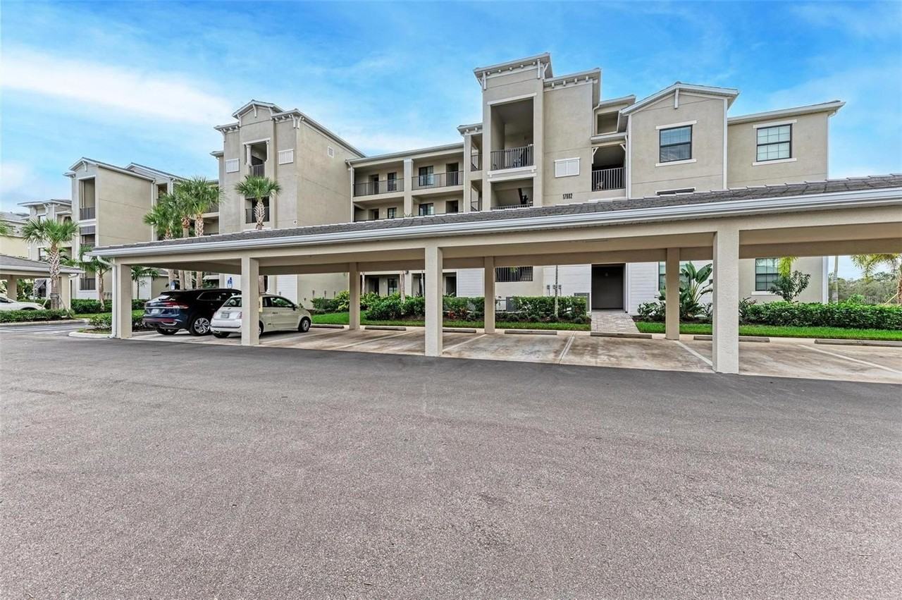 17902 Gawthrop Dr #307 - Photo 4 of 50