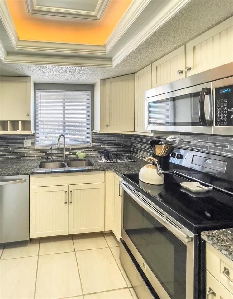 3766 Lake Bayshore Dr #514K - Photo 4 of 28