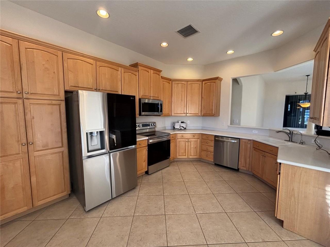 11375 Dancing River Dr - Photo 7 of 34