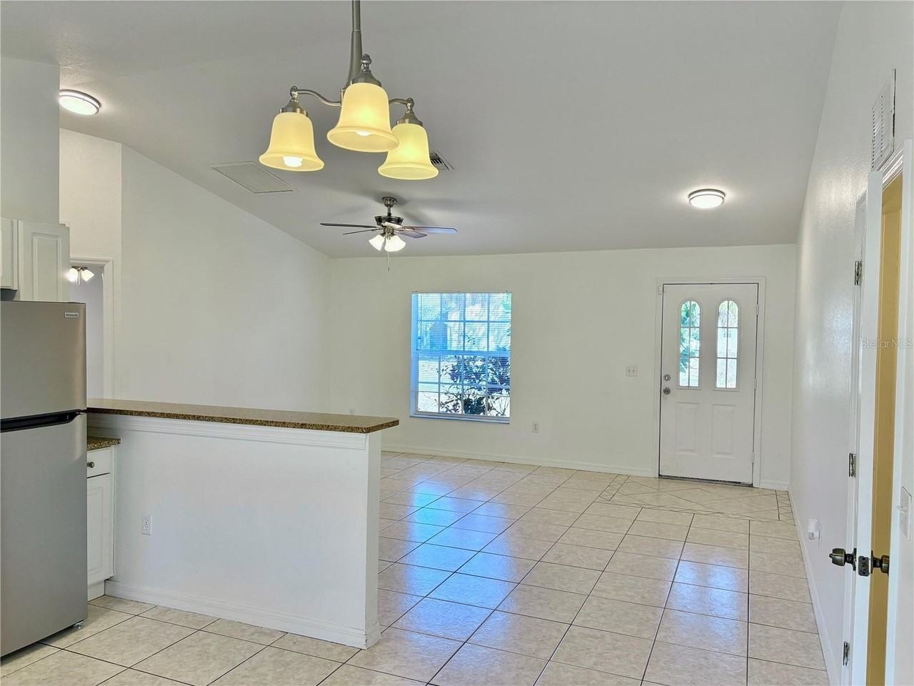 225 Santa Fe St - Photo 5 of 26